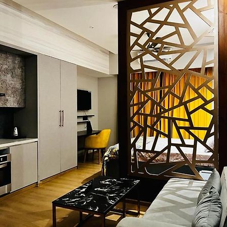 Luxe Apartment By Hey Studio'S Ghaziabad Exterior photo